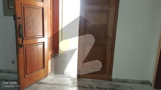 ڈی ایچ اے فیز 2 ڈیفنس (ڈی ایچ اے),لاہور میں 4 کمروں کا 1 کنال زیریں پورشن 2.5 لاکھ میں کرایہ پر دستیاب ہے۔