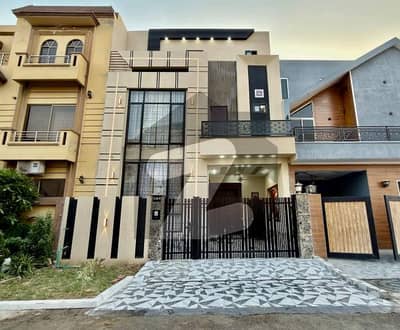 Prime Location Citi Housing Society 5 Marla House Up For sale