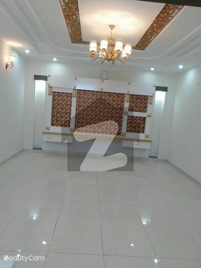 VIP beautiful 5 Marla house is available for sale in sabzazar Lahore