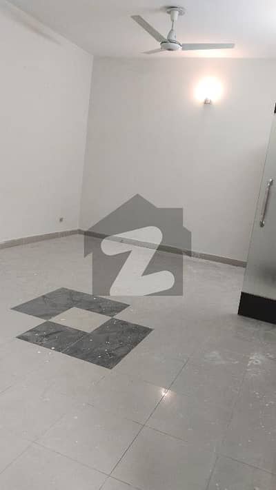 Beautiful House Available For Rent I. Askari 10 SEC E Lahore