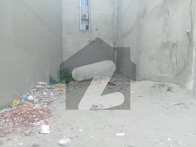 3.50 male plot for sale good location