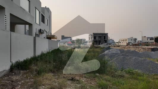 2 Kanal Plot Facing Park Block T Phase 8