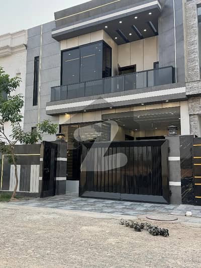 Realcon Real Estate & Builders offer you a 5 marla modern fully finished house