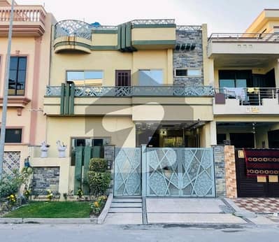 سٹی ہاؤسنگ سوسائٹی گوجرانوالہ میں 4 کمروں کا 5 مرلہ مکان 1.75 کروڑ میں برائے فروخت۔