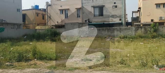 10 Marla Pair Plot For Sale On Prime Location In Paragon City