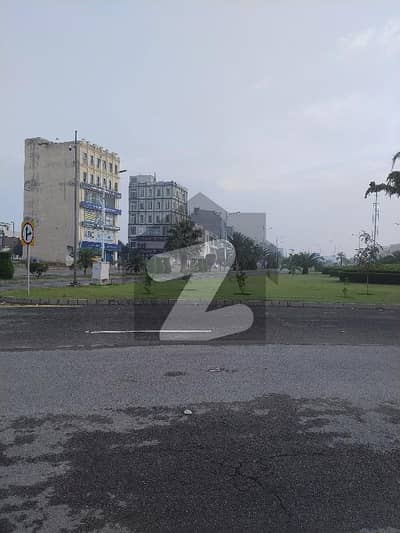 60 ft road Corner facing park 22.5 Marla possession utility paid plot number 252 Southern for sale