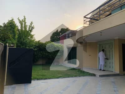 ڈی ایچ اے فیز 3 - بلاک ایکس فیز 3,ڈیفنس (ڈی ایچ اے),لاہور میں 5 کمروں کا 1 کنال مکان 2.65 لاکھ میں کرایہ پر دستیاب ہے۔