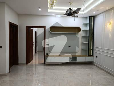 10 Marla Brand New House For Rent In Bahria Town Lahore