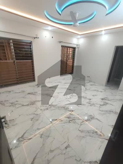 ایف ۔ 11 اسلام آباد میں 3 کمروں کا 1 کنال زیریں پورشن 3.75 لاکھ میں کرایہ پر دستیاب ہے۔