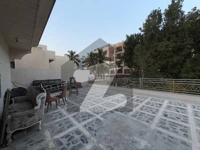URGENT SALE PRIME LOCATION DHA   500 Yards Bungalow