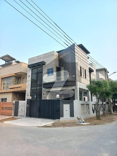 طارق گارڈنز لاہور میں 3 کمروں کا 5 مرلہ مکان 2.8 کروڑ میں برائے فروخت۔