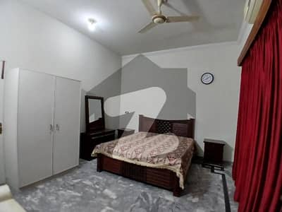 ڈی ایچ اے فیز 1 ڈیفنس (ڈی ایچ اے),لاہور میں 1 کمرے کا 1 کنال کمرہ 42.0 ہزار میں کرایہ پر دستیاب ہے۔