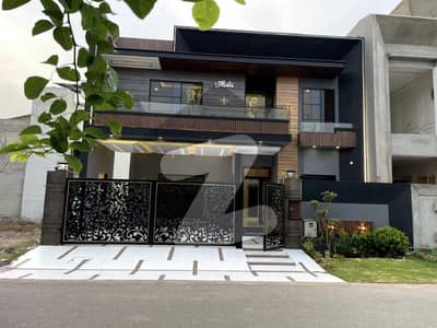 10 Marla Fully Furnished House Lush Condition Availalbe For Rent In Sector E Bahria Town Lahore