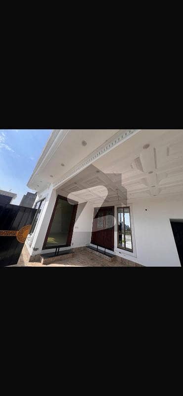10 Marla House For Sale J Block Lda Avenue Rawind Road Lahore