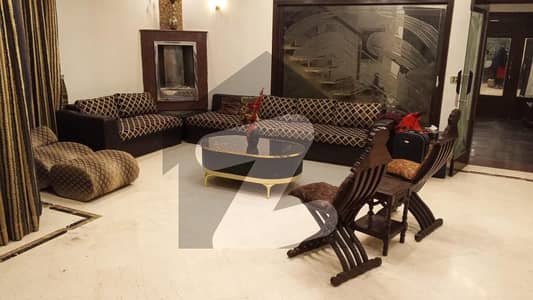 لیک سٹی میڈوز لاہور میں 6 کمروں کا 1 کنال مکان 7.8 کروڑ میں برائے فروخت۔