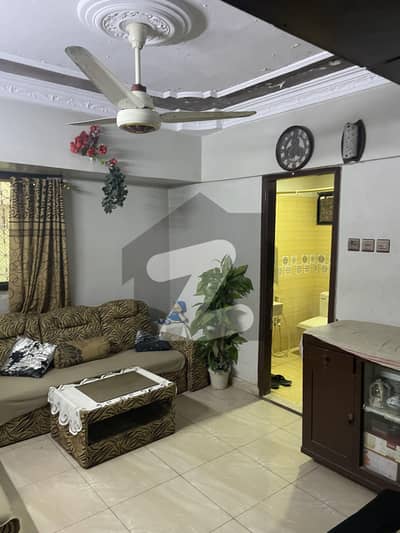 In Gulshan-E-Iqbal - Block 10 220 Square Yards House For Sale In Gulshan-E-Iqbal - Block 10 220 Square Yards House For Sale