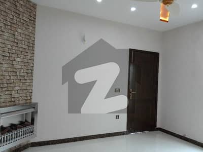 Want To Buy A Corner House In Lahore?
