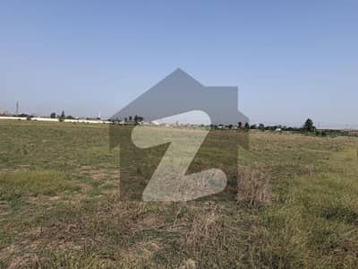 AGRICULTURAL COMMERCIAL 248 KANAL LAND MAIN FAISALABAD ROAD OPPOSITE SITARA ENERGY  IS AVAILABLE FOR SALE