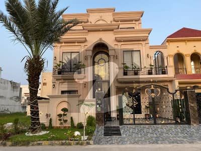 10 Marla Luxury Model Villa Available For Sale In Block FF Citi Housing Gujranwala