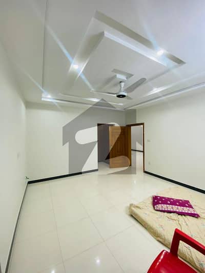 16 MARLA UPPER PORTION AVAILABLE FOR RENT