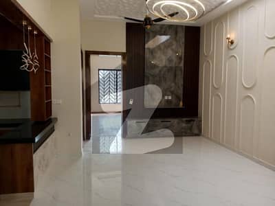 10 MARLA NEW UPPER PORTION AVAILABLE FOR RENT