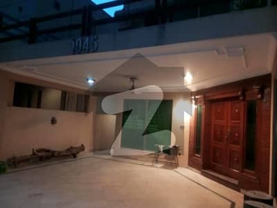 20 MARLA UPPER PORTION AVAILABLE FOR RENT