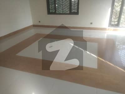 Bungalow Portion 400 Sq Yd A+Location & A+Maintained Portion 1 Car Parking