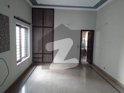 8 Marla Park Facing Separate Ground Portion For Rent Wapda Town Phase 2