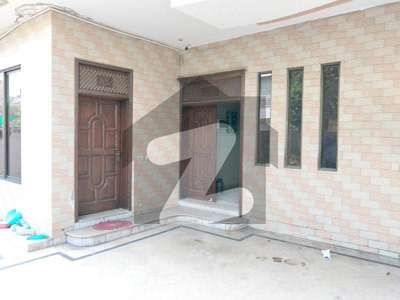 10 Marla House Available For Rent 10 Marla House Available For Rent