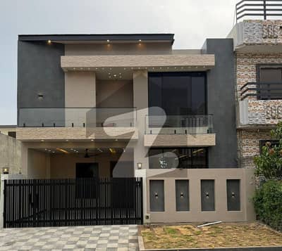 Buy A Centrally Located 1800 Square Feet House In MPCHS - Block C