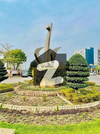 A Facing Park Residential Plot Of 10 Marla In Lahore