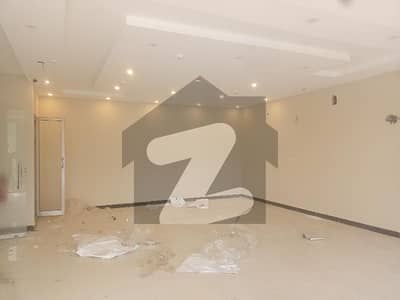 04 MARLA COMMERCIAL FLOOR WITH LIFT AVAILABLE