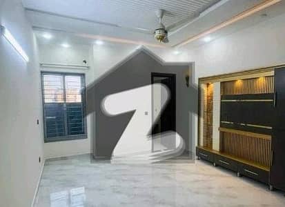اتحاد ٹاؤن فیز 2 اتحاد ٹاؤن,رائیونڈ روڈ,لاہور میں 2 کمروں کا 3 مرلہ بالائی پورشن 1.18 کروڑ میں برائے فروخت۔