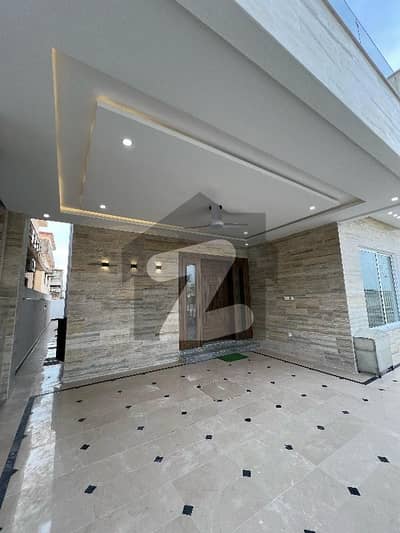 Luxurious 5 Bed Single Unit House