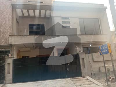 10 MARLA BRAND NEW CORNER HOUSE FOR SALE LDA AVENEU 1 J - BLOCK