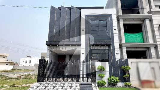 سینٹرل پارک ۔ بلاک بی سینٹرل پارک ہاؤسنگ سکیم,لاہور میں 4 کمروں کا 5 مرلہ مکان 2.25 کروڑ میں برائے فروخت۔