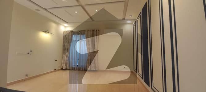 1000 Square Yard 5 Bedrooms House Available For Rent In F-7
