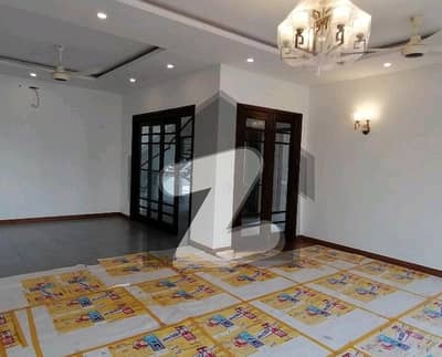 ڈی ایچ اے فیز 6 ڈی ایچ اے ڈیفینس,کراچی میں 3 کمروں کا 1 کنال بالائی پورشن 2.75 لاکھ میں کرایہ پر دستیاب ہے۔