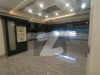 واپڈا ٹاؤن فیز 2 واپڈا ٹاؤن,ملتان میں 5 کمروں کا 10 مرلہ مکان 1.16 لاکھ میں کرایہ پر دستیاب ہے۔