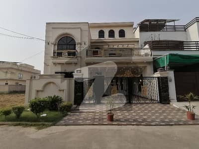 واپڈا ٹاؤن فیز 2 - بلاک آر واپڈا ٹاؤن فیز 2,واپڈا ٹاؤن,ملتان میں 5 کمروں کا 10 مرلہ مکان 3.35 کروڑ میں برائے فروخت۔