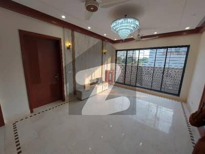 BRAND NEW MODERN HOUSE ORIGNAL PICTURES