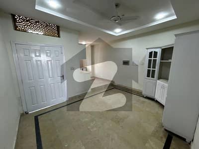 بحریہ ٹاؤن فیز 7 بحریہ ٹاؤن راولپنڈی,راولپنڈی میں 1 کمرے کا 2 مرلہ فلیٹ 45.0 لاکھ میں برائے فروخت۔