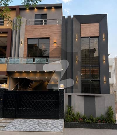 5 MARLA BRAND NEW WITH MODREN ELEVATION FOR SALE IN_CLOSE TO NFC HOUSING SOCIETY LAHORE