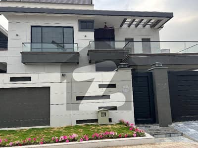 1 Kanal luxury House Available For Sale in Sector B