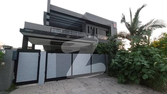بحریہ انکلیو بحریہ ٹاؤن,اسلام آباد میں 6 کمروں کا 1 کنال مکان 11.0 کروڑ میں برائے فروخت۔