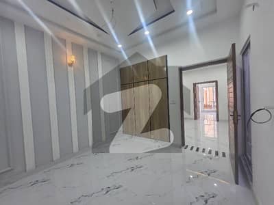 ایڈن ایگزیکیٹو ایڈن گارڈنز,فیصل آباد میں 2 مرلہ Studio مکان 1.18 کروڑ میں برائے فروخت۔