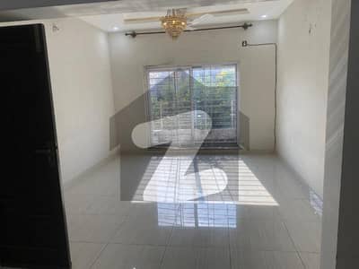 Gulbreg Residential F Block 7 Marla Upper Portion Available For Rent