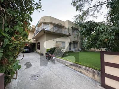ایف ۔ 6/1 ایف ۔ 6,اسلام آباد میں 6 کمروں کا 1 کنال مکان 35.0 کروڑ میں برائے فروخت۔