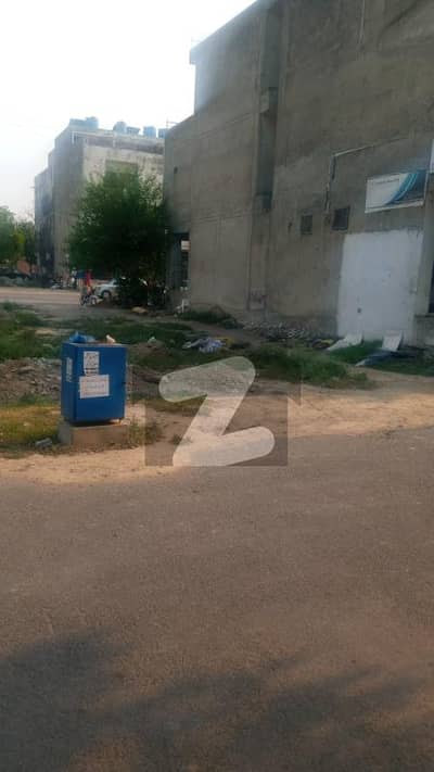 ویلینشیاء ۔ بلاک ایچ ویلینشیاء ہاؤسنگ سوسائٹی,لاہور میں 4 مرلہ کمرشل پلاٹ 4.5 کروڑ میں برائے فروخت۔