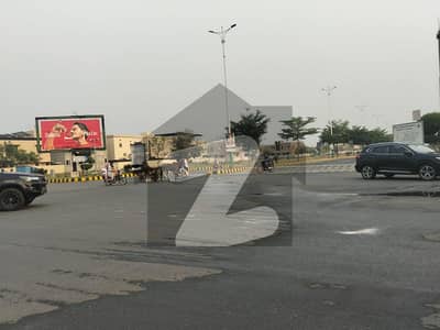 ڈی ایچ اے فیز 7 - بلاک وائے فیز 7,ڈیفنس (ڈی ایچ اے),لاہور میں 1 کنال رہائشی پلاٹ 2.45 کروڑ میں برائے فروخت۔